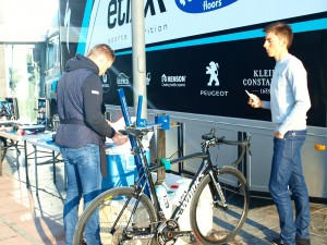 Midiendo su bicicleta © Etixx