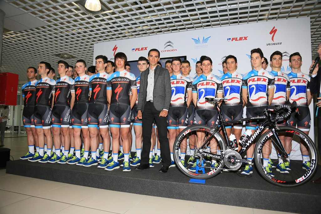 Contador con "sus" equipos © J. Vidarte