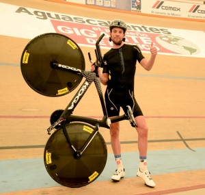 Dekker, con su bicicleta © Ciclo 21