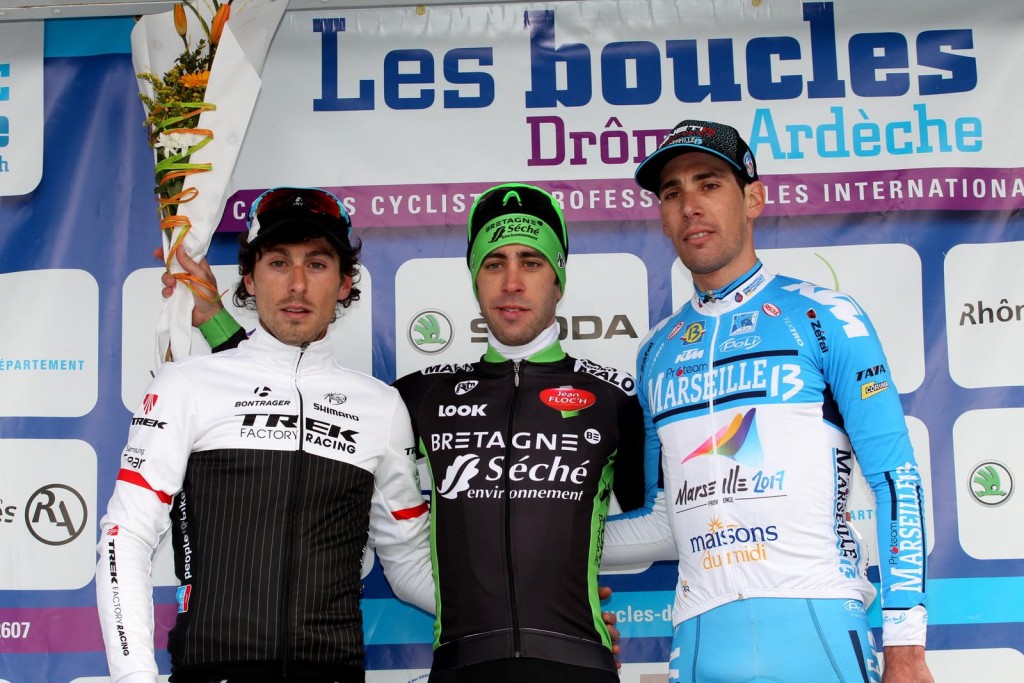 El podio -erróneo- con Sepúlveda en el centro