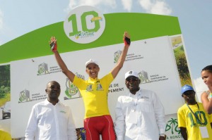 El líder Chtioui, en el podio © La Tropicale