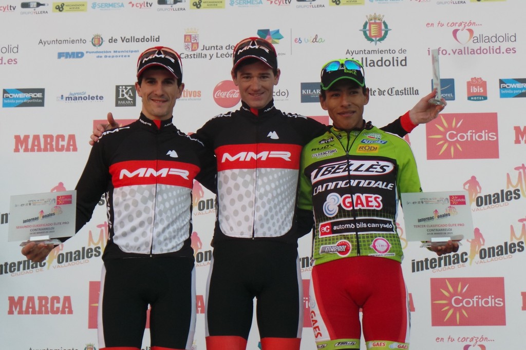 Podio élite, con Catriel Soto, en el centro, Carlos Coloma y Ever Alejandro Gómez © RFEC