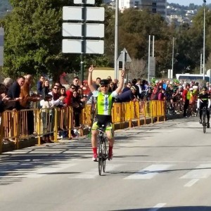 Gomis entra en meta © facebook