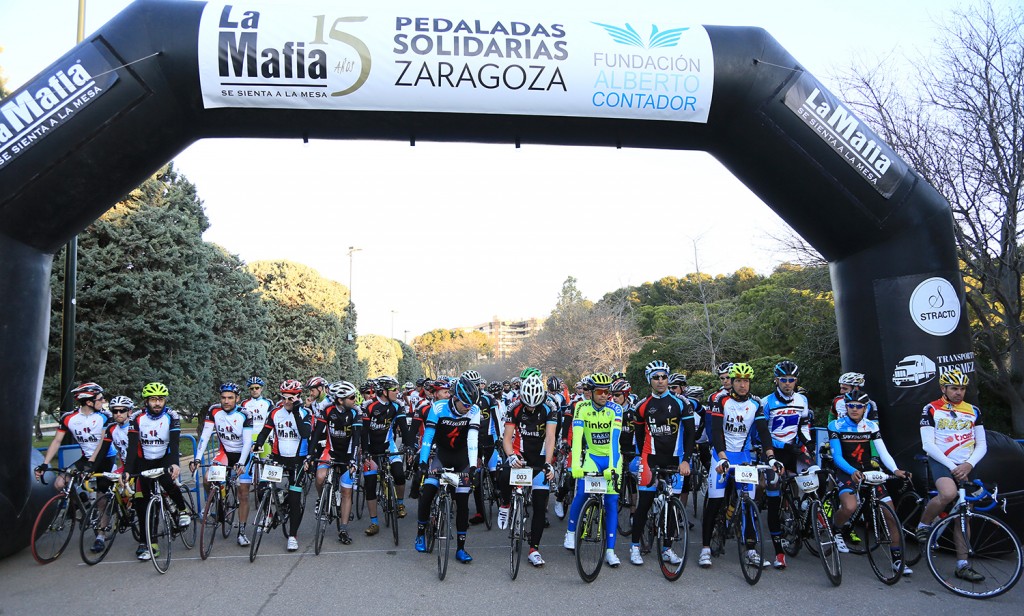 Salida de la marcha solidaria.