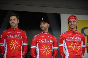 Maté, a la izquierda de Bouhanni 