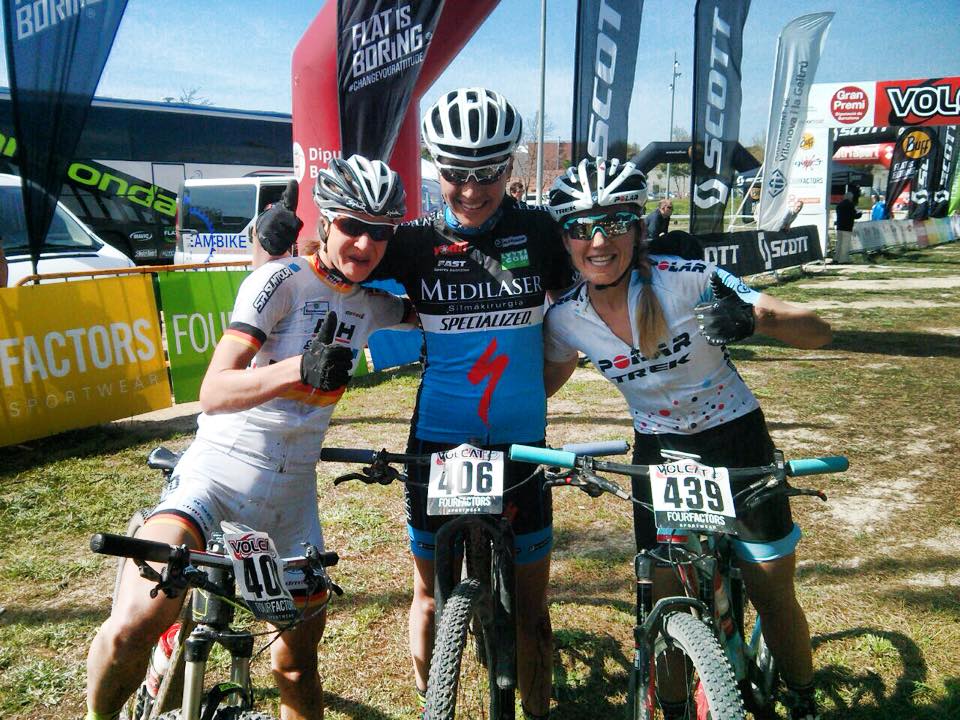 Adelheid-Morath, entre a Claudia Galicia y Sonja Kallio © VolCat