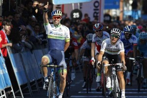 Matthews bate a Kwiatkowski © twitter