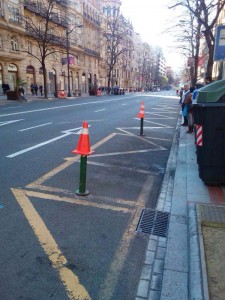 Los bolardos del accidente © twitter