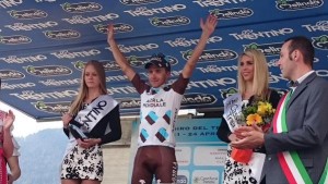 Pozzovivo en el podio © spaziociclismo