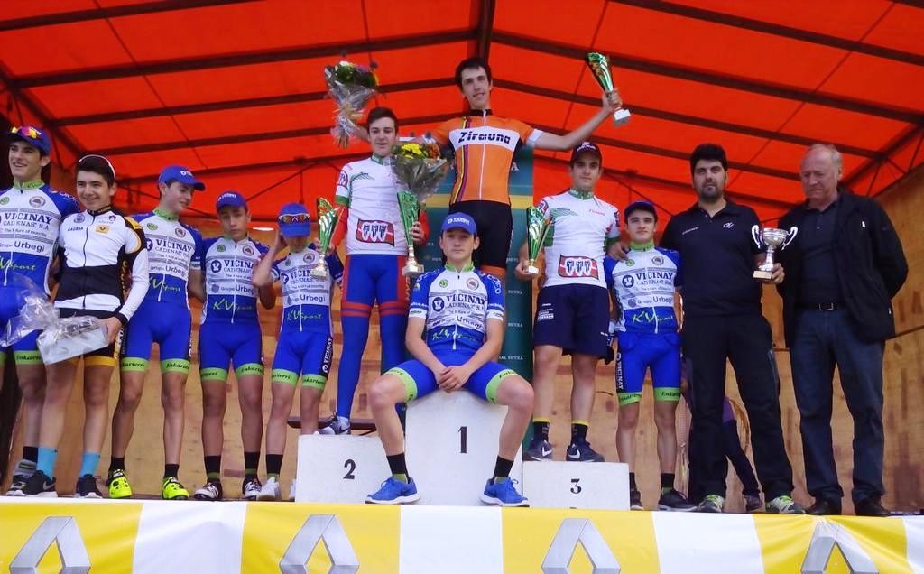 Podio al completo del Javier Elorriaga Saria.