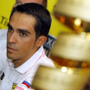 Contador, junto al trofeo © Tinkoff