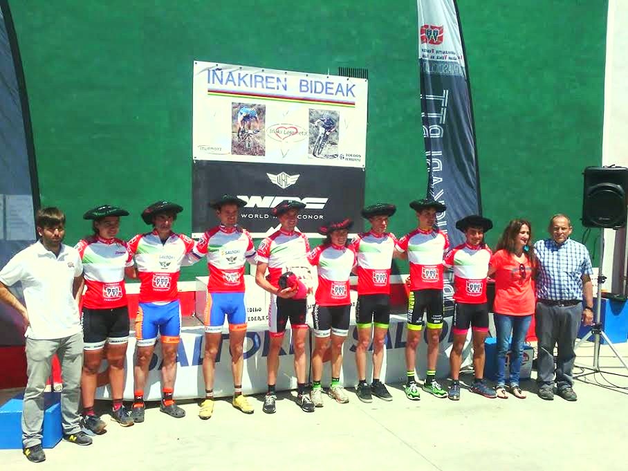 Podio del Campeonato de Euskadi BTT XCO celebrado en Izkue.