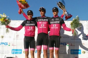 Podio rosa en Sabiñánigo.