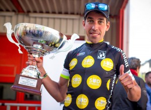 De la Parte con su trofeo final