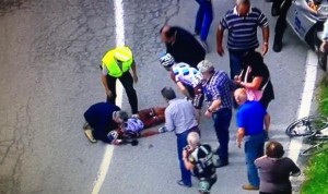 Pozzovivo, atendido por un espectador © RAI