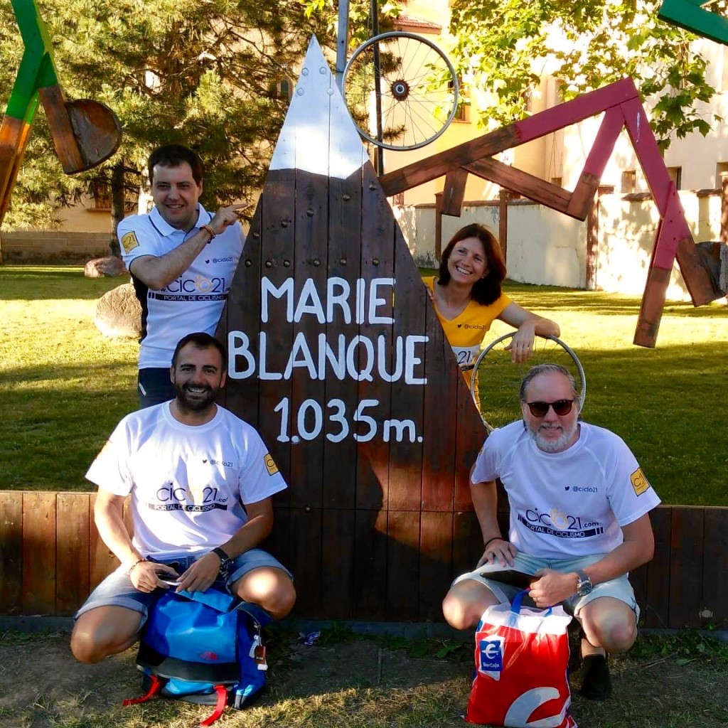 El equipo con el perfil de madera © Ciclo 21