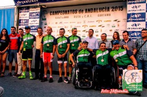 Los especialistas de ciclismo adaptado también recogieron sus medallas © JA Buendía