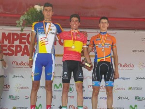 El podio sub-23, con Rosón en el centro © RFEC