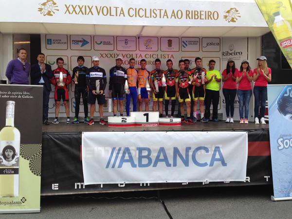 Podio final de la 39ª Volta Ciclista ao Ribeiro © pedaleoweb