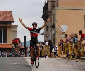 Zurita celebra su victoria © FB Infisport-Alavanet