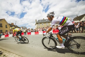 Kwiatkowski, tras Froome © Etixx