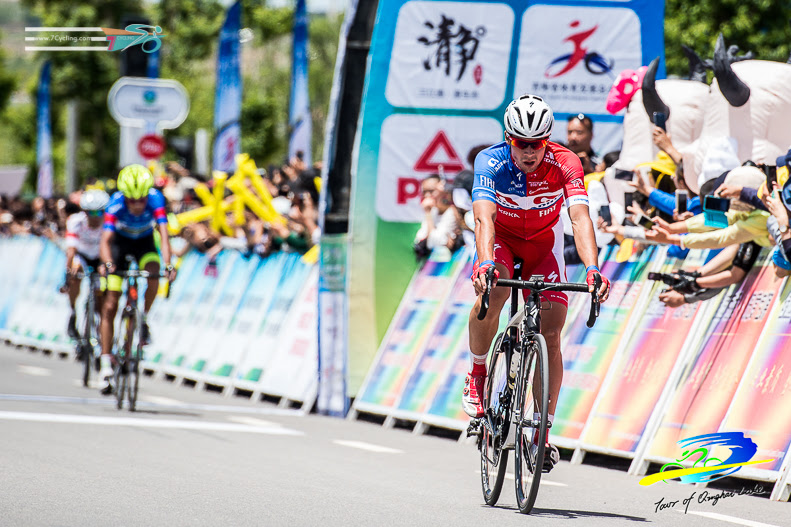 La llegada de Roglic © TDQL