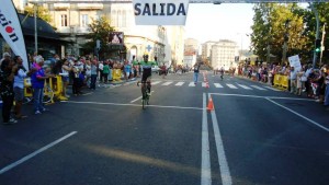 Iván Vidal, cruzando la meta.