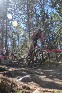 Israel Núñez, antes de enfundarse el maillot arcoíris.