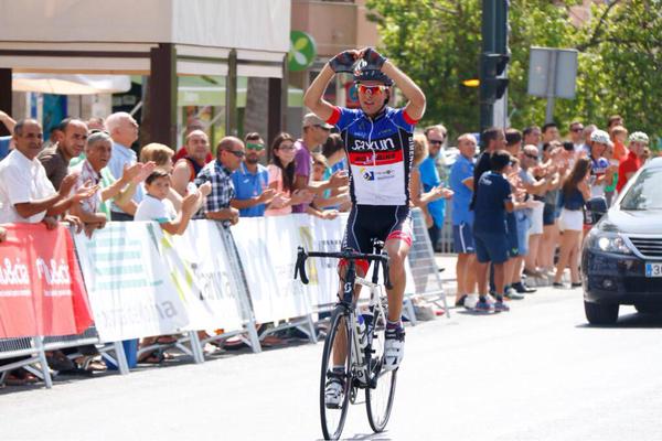 Miguel Juan, cruzando la meta ©Giménez Ganga Team