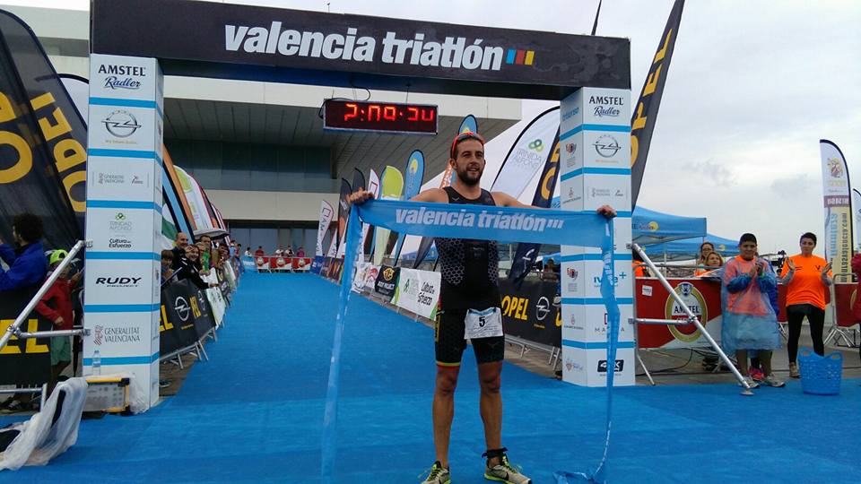 Alberto Romero y Miriam Muñoz, vencedores del Valencia Triatlón