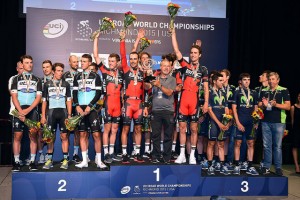 El nutrido podio © BMC