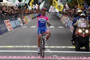 La celebración de Cunego © cyclingnews