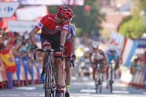 Dumoulin busca a Aru © twitter