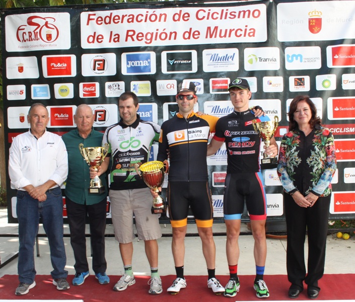 Pedro L. Castillo, entre Carlos E. Pierna y Fraser J. Turgoose, en el podio del 30º Trofeo Presidente © FCRM