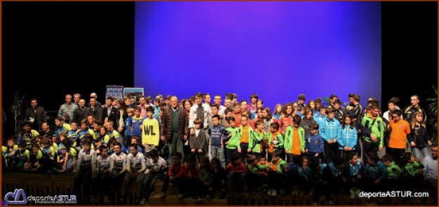 La gran familia del ciclismo asturiano, tras la Gala © deporteastur