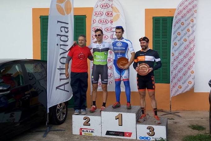 Podio Open A con Xesc Artigues, Biel Mayans Lirola y Emilio Jose Sanchez Peralvarez © CC Lloret Vistalegre
