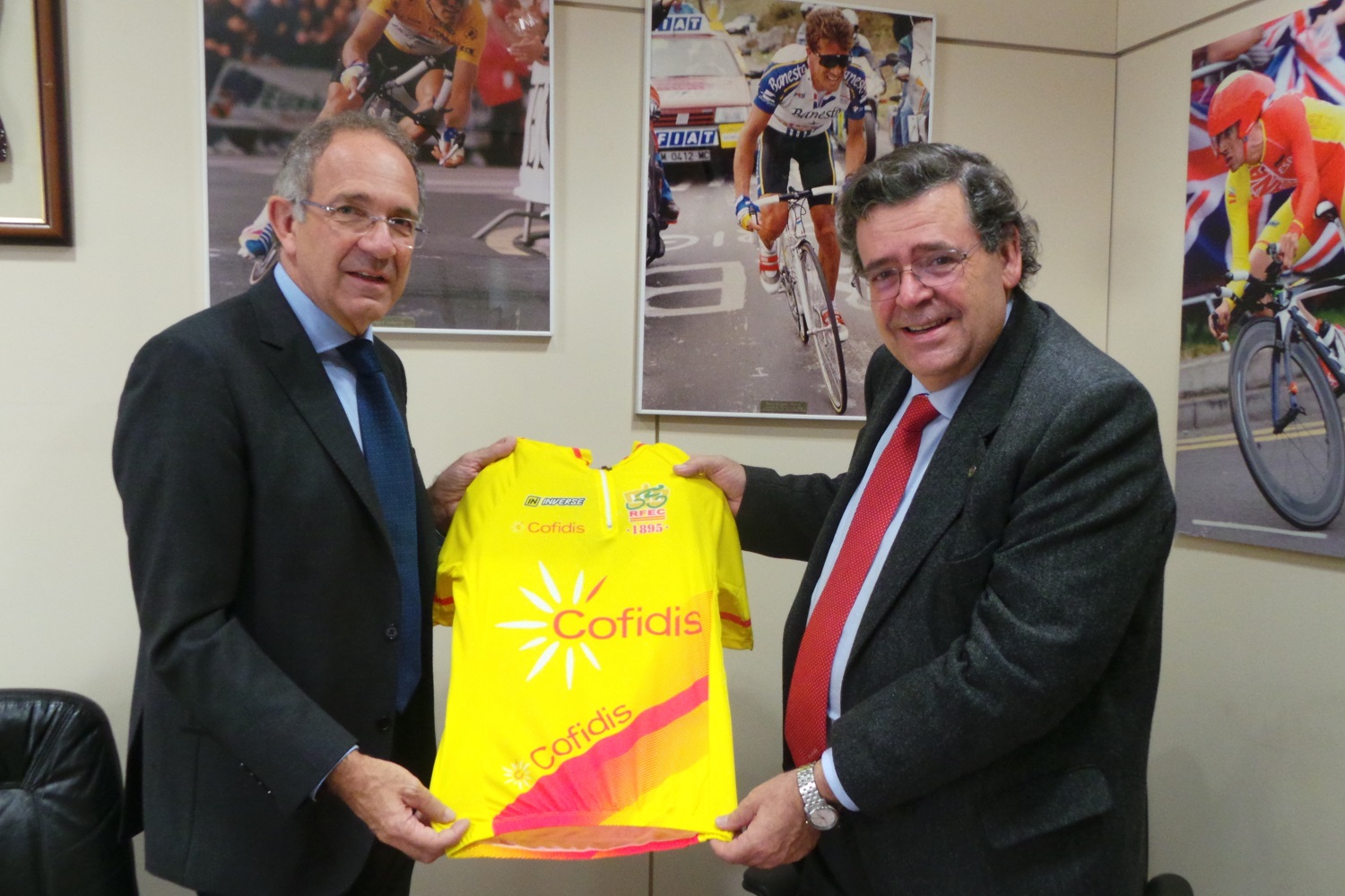 Firma Cofidis y RFEC_red