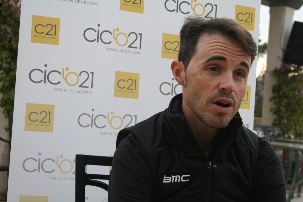 Samu Sánchez atiende a © Ciclo 21