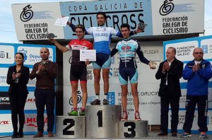 Podio del Campeonato de Galicia de ciclocross con Mauro González en el 1º escalón © FGC