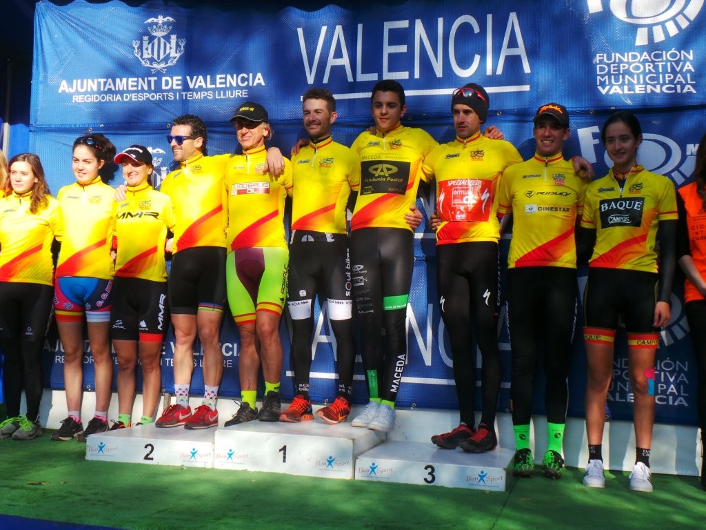 Podio final con los vencedores de la Copa España de ciclocross © RFEC