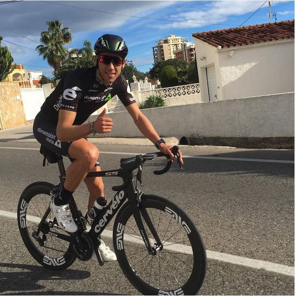 Fraile con el uniforme Oakley en Calpe