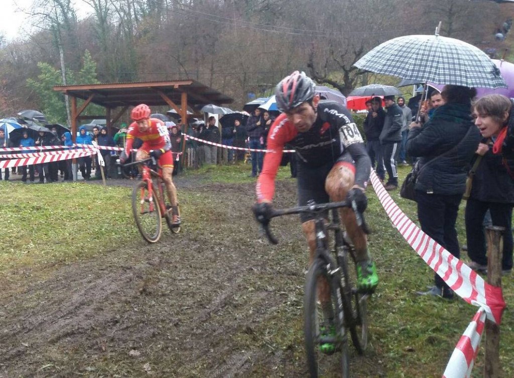 Larrinaga y Hernández, luchando una vez mas por el primer escalón del podio.