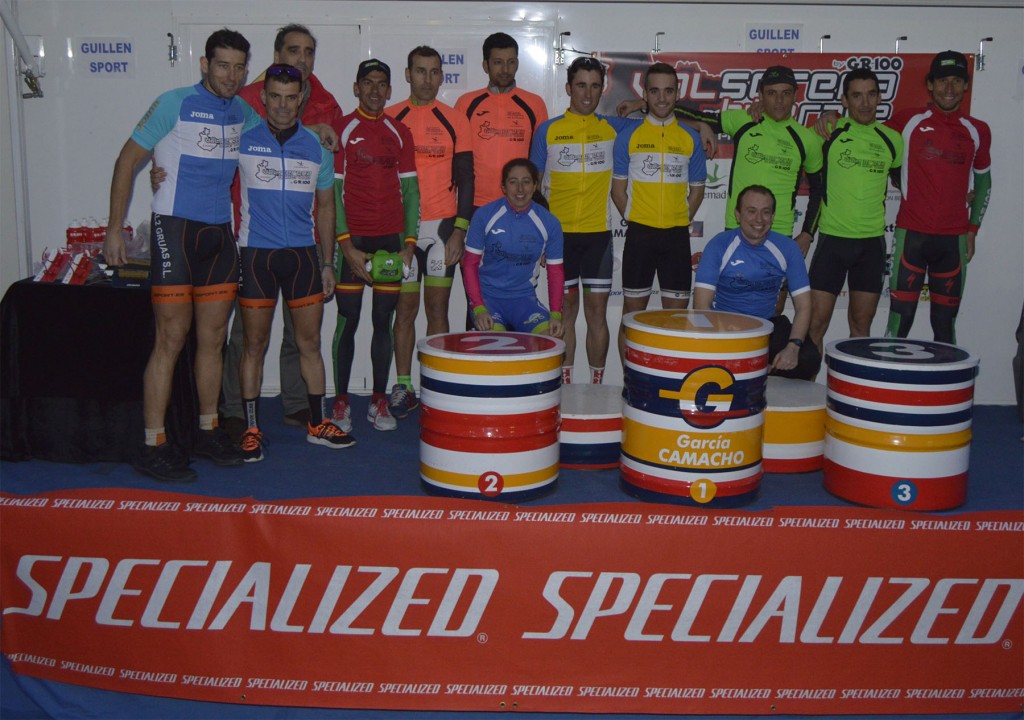 Podio con los líderes tras la 1ª etapa © Acción Tr3s