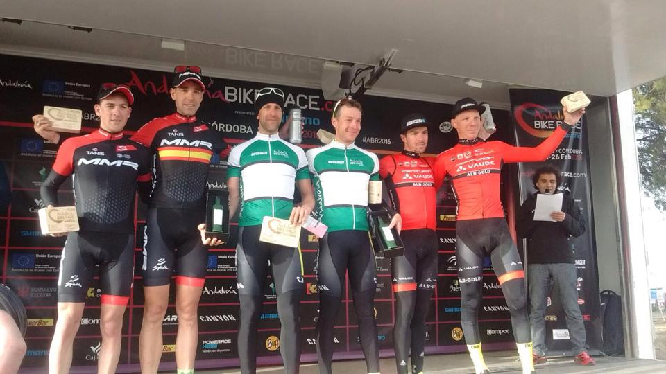 Podio con las tres primeras parejas © ABR