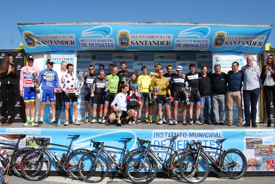 Podio final de la 5ª Vuelta a Santander Máster © Sportpublic