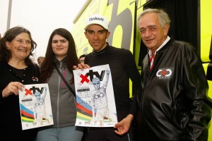 Alberto Contador colaboró en la promoción de la carrera
