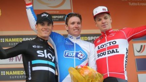 Swift, Démare y Roelandts © Sky