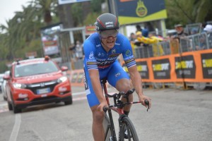 Van Avermaet ingresa en meta © RCS