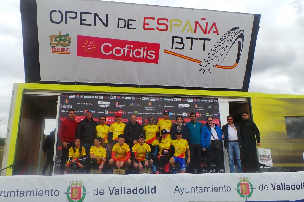 Los líderes del Open de España Cofidis XCO, en el podio tras los Internacionales de Valladolid © RFEC