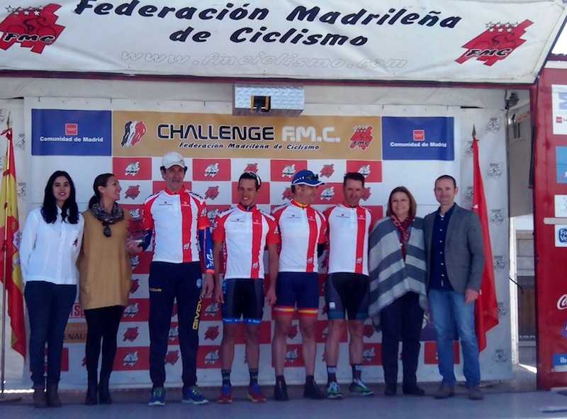 Los líderes de la Challenge Federación Madrileña, en el podio tras la primera prueba en Colmenar del Arroyo © FMC